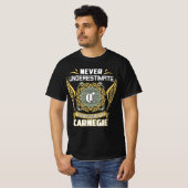 カーネギーの力を過小評価するな Tシャツ (正面フル)