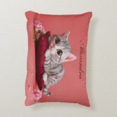 カーネーションが登場するかわいい1月ねこ アクセントクッション (裏面(縦))