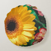 カーネーションとイエローガーベラ ラウンドクッション (裏面)