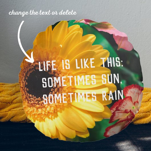 カーネーションとイエローガーベラ ラウンドクッション