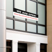 カーバはっきりしたサイドのピックアップでドライブを開いている 横断幕 (ビルの外側)