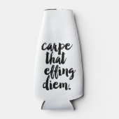 カープザエフィングディエム引用文クールボトル ボトルクーラー (正面)