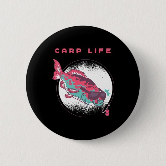 カープ魚釣り 缶バッジ (正面)