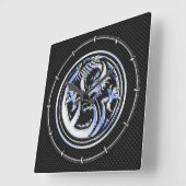 カーボン繊維のプリントのクロムスタイルのドラゴンのバッジ スクエア壁時計 (傾斜)