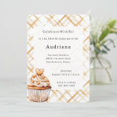 カーメルクリームハートカップケーキ誕生日 招待状 (スタンド正面)