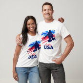 カーリングUSAがチームをサポートT USA国旗のカールクリーン Tシャツ (ユニセックス)