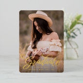 カーリーヘッドライン卒業招待状 箔招待状 (立ち正面)