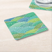 カールされた抽象的なグリーン・ウェーブの背景 スクエアペーパーコースター (アングル)