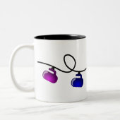 カールのクリスマスの照明のマグ ツートーンマグカップ (左)