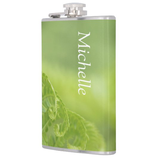 カールのシダの葉、緑の草木は、背景をぼやけました フラスク (左)