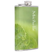 カールのシダの葉、緑の草木は、背景をぼやけました フラスク (右)