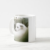 カール・アップ白犬の写真カスタムイニシャル独身の コーヒーマグカップ (正面左)