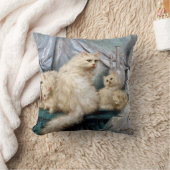 カール・カーラー・ホワイト・キャット・ファミリー クッション (ブランケット)