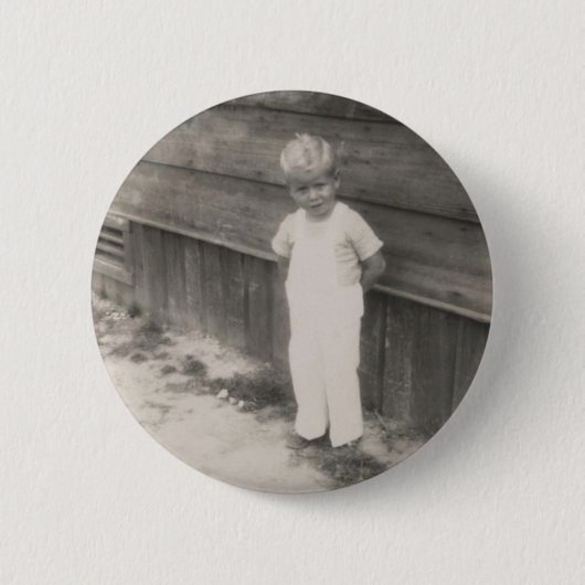 カール 缶バッジ (正面)