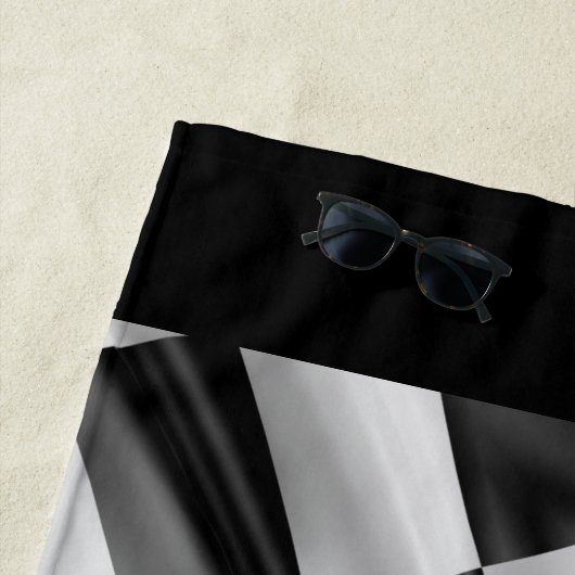 カーレース用の市松模様にビーチタオル。 ビーチタオル (インサイチュ)