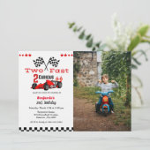 カーレース2人の速い2人目の少年の誕生日を育てる 招待状 (スタンド正面)