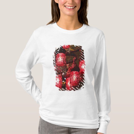 カーン·エル·カリリ·バザール、シャンデリアが売り物だ。 Tシャツ (正面)