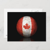 カ擦り切れたナダ国旗のサッカーボール ポストカード (正面/裏面)