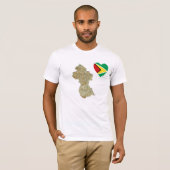 ガイアナの旗のハートおよび地図のTシャツ Tシャツ (正面フル)
