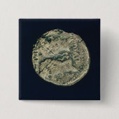 ガイウス・ユリウス・カエサルおよびAugustusの頭部が付いている硬貨 缶バッジ (正面)