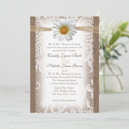 ガサ素朴ニアのようなデイジーとレースとバーラップ 招待状 (スタンド正面)