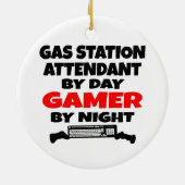 ガスステーション付き添い人ゲーマー セラミックオーナメント (裏面)