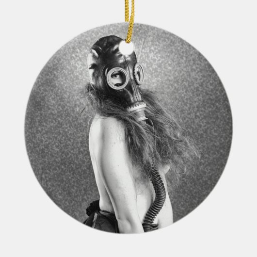 ガスマスクの女の子 セラミックオーナメント (正面)
