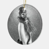 ガスマスクの女の子 セラミックオーナメント (左)