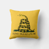 ガズデン国旗の愛国的歴史を私に踏み込むな クッション (裏面)