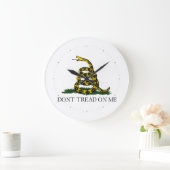 ガズデン旗 Don't Tread on Me リバタリアン イエロー ラージ壁時計 (ホーム)