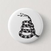 ガズデン旗 Don't Tread on Me 黒と白 缶バッジ (正面)