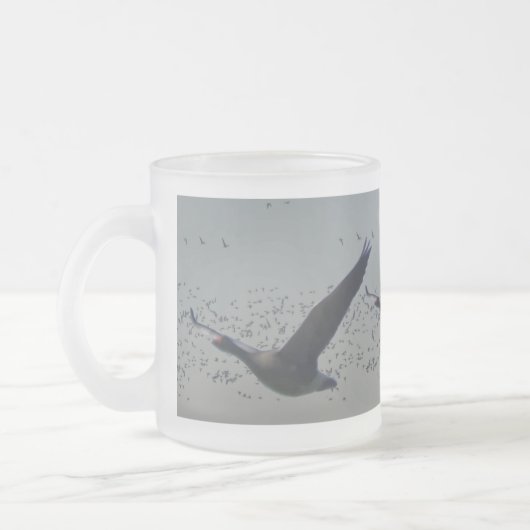 ガセ飛んでいるの曇りガラス製マグカップ フロストグラスマグカップ (左)