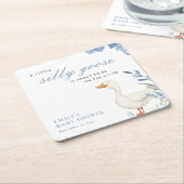 ガチョウ間抜けの小男の子のシャワー スクエアペーパーコースター (アングル)