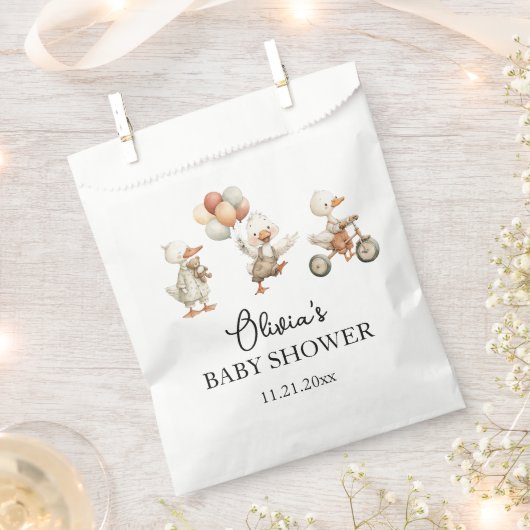 ガチョウ間抜け赤ちゃんシャワー フェイバーバッグ (クリップ留めされた状態)