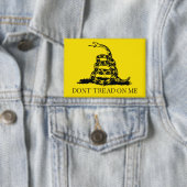 ガッズデンラトルズナケ国旗：1776年革命戦争 缶バッジ (インサイチュ)