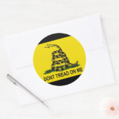 ガッズデン国旗の丸いステッカー(黄色/黒) ラウンドシール (封筒)