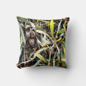 ガムの葉 クッション (正面)