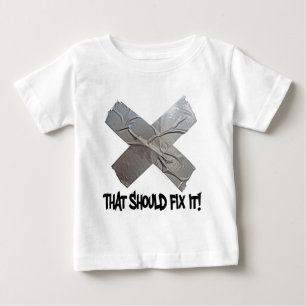 ガムテープはそれを固定するべきです ベビーTシャツ