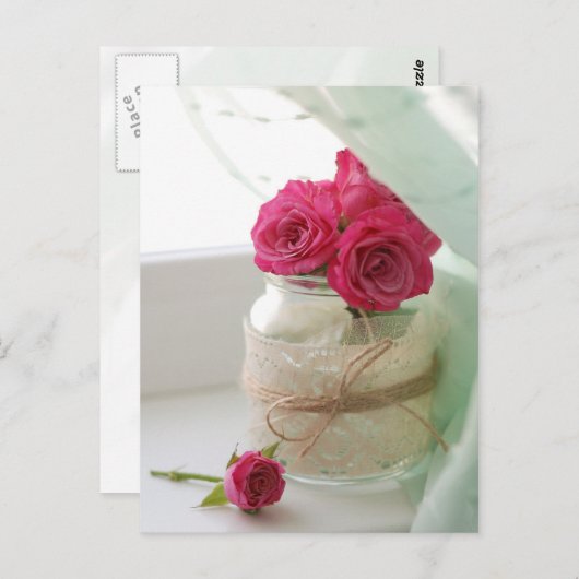 ガラスかわいらし瓶の中のピンクのバラ ポストカード (正面/裏面)