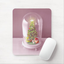 ガラスのドームに入ったクリスマスツリー