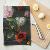 ガラスの花瓶で花を飾る静物詩 キッチンタオル (四つ折り)