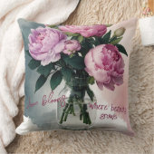 ガラスの花瓶で顔を赤くさせる装飾用クッション クッション (ブランケット)