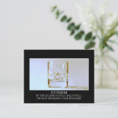 ガラスもしが一杯だから早く飲むしかない ポストカード (スタンド正面)