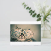 ガラスを持つおもしろいな猫 ポストカード (スタンド正面)