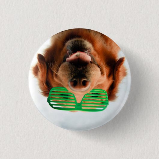 ガラスを持つGettyのイメージ|犬 缶バッジ (正面)