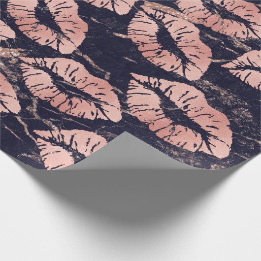 ガラスキスリップメイクアップ赤面ピンクローズ金ゴールド大理石 ラッピングペーパー (角)