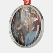 ガラススリッパに合っているヴィンテージシンデレラ メタルオーナメント (左)