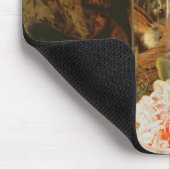 ガラスドームのぶんぶんいう鳥が付いている静物画 マウスパッド (コーナー)