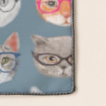 ガラスパターンを身に着けているかわいい猫 スカーフ<br><div class="desc">猫ちゃんを身に着けている愛らしいめがねの束はこの手図解入りの、写真付きのなデザインの主要な星です。
www.instagram.com/arncynによって私の説明プロセスを見て下さい</div>