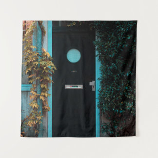 ガラス付き緑木戸 タペストリー